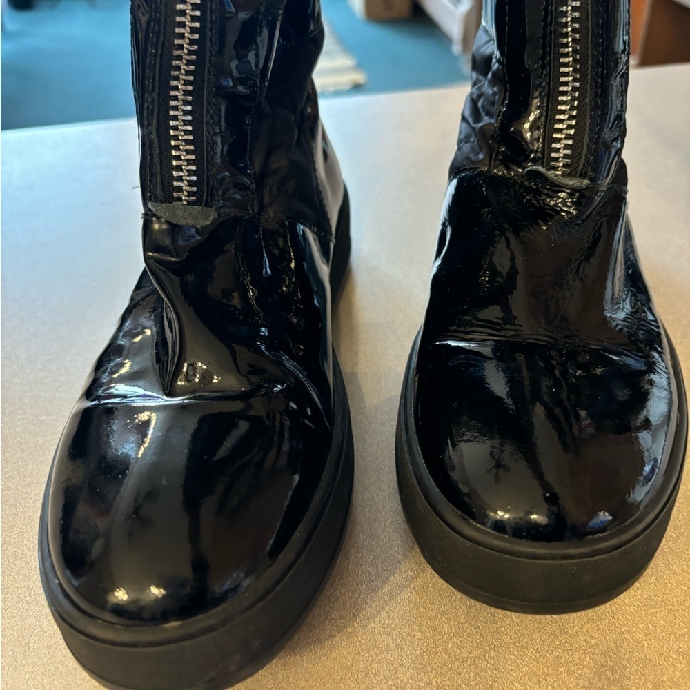 Aquatalia Black Quilted Patent Puffer Boots - Picture 10 of 10